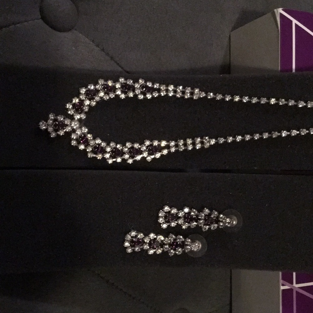 Statement necklace and earring set